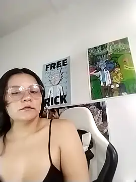 Snapshot of gigiqueen_18 chatting on 05/07/26, 02:55 gigiqueen 18 online show from 05/07/26, 02:55