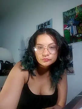 Snapshot of gigiqueen_18 chatting on 05/09/26, 01:11 gigiqueen 18 online show from 05/09/26, 01:11