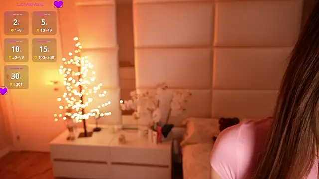 Lilly Colins online show from 02/06/26, 07:06