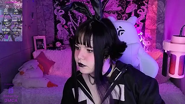 ClaireFaers  online show from 11/24/25, 05:56