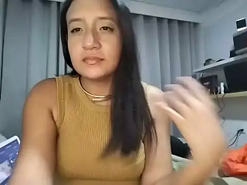 Snapshot of cami_victoria chatting on 05/25/26, 07:20 cami victoria online show from 05/25/26, 07:20