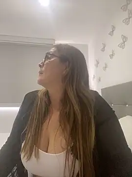 AntonellaAlondra4 online show from 12/26/24, 08:42