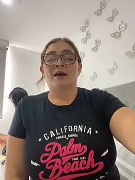 AntonellaAlondra4 online show from 01/01/25, 05:44