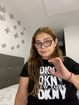 AntonellaAlondra4 online show from 01/05/25, 09:25