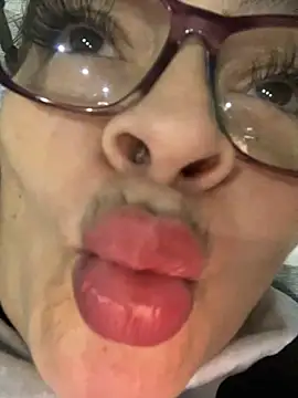 AntonellaAlondra4 online show from 02/05/25, 12:17