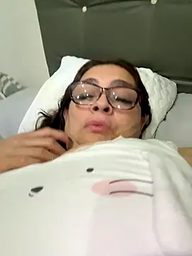 AntonellaAlondra4 online show from 09/13/25, 10:59