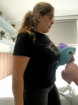 AntonellaAlondra4 online show from 10/27/25, 02:21