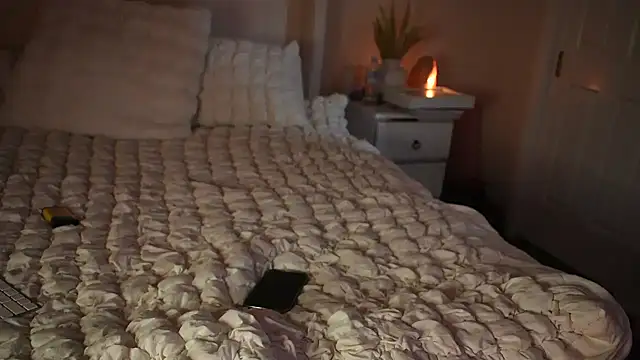 Snapshot of notoriousnatureXO chatting on 11/13/25, 11:42 notoriousnatureXO online show from 11/13/25, 11:42