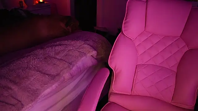 Snapshot of notoriousnatureXO chatting on 03/10/26, 11:48 notoriousnatureXO online show from 03/10/26, 11:48