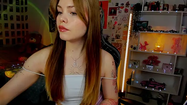 AkiraKatsu online show from 12/02/25, 10:20