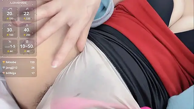 Qwi-V1 online show from 01/24/25, 02:39