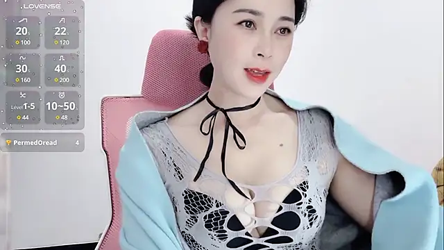 Qwi-V1 online show from 01/25/25, 10:39