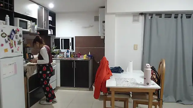 bunnylolaa4 online show from 06/03/26, 10:37