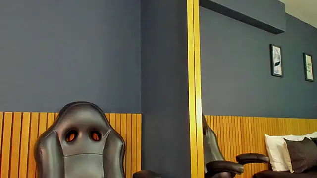 NathRossi online show from 02/26/25, 01:32