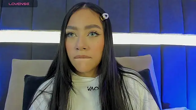 nicolle pierce online show from 03/17/25, 01:29