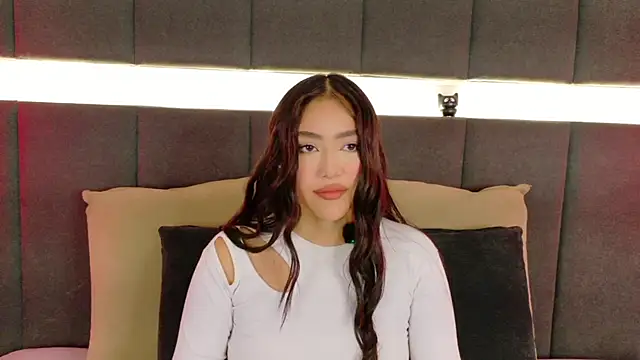 nicolle pierce online show from 10/17/25, 12:52