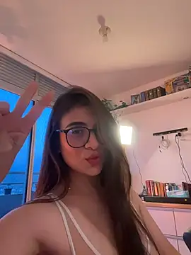 MariaIsabella8 online show from 04/01/26, 11:02