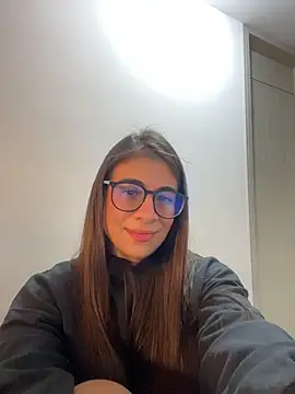 MariaIsabella8 online show from 06/03/26, 11:21