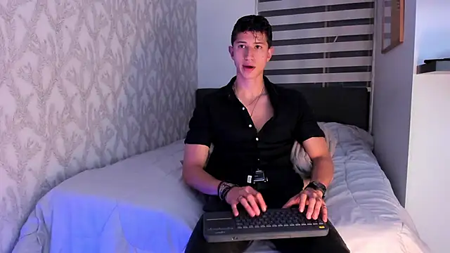 Dorianmistery2322  online show from 02/06/25, 03:27