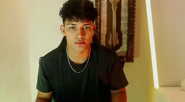 jamescurli  online show from 01/04/25, 04:44