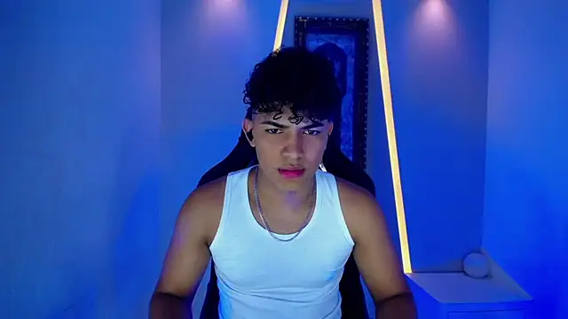 jamescurli  online show from 01/09/25, 05:02