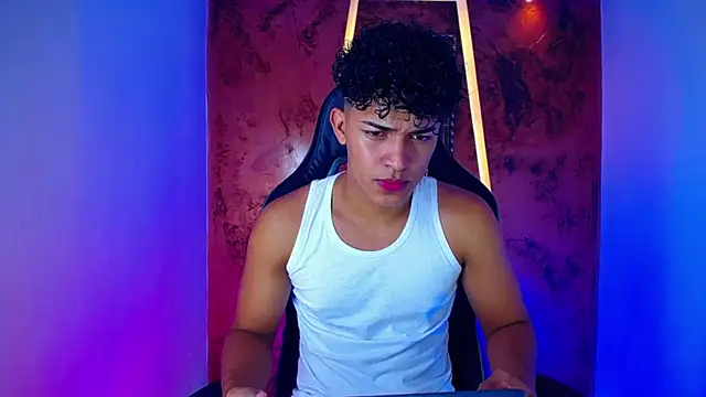 jamescurli  online show from 02/21/25, 03:56