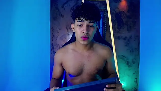 jamescurli  online show from 03/01/25, 04:15