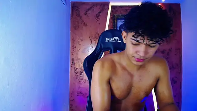 jamescurli  online show from 03/03/25, 05:53
