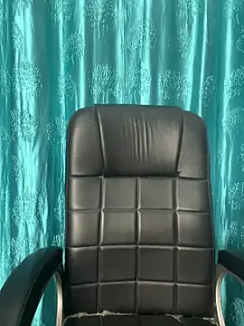 Snapshot of poision51 chatting on 02/25/25, 10:04 poision51 online show from 02/25/25, 10:04