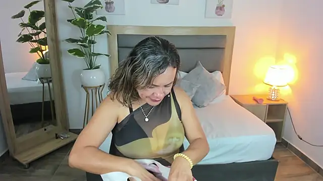 gipsela gomez online show from 02/19/25, 06:43