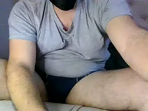 Snapshot of bilbi06 chatting on 01/08/25, 02:03 bilbi06 online show from 01/08/25, 02:03