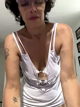 MireyaTorresGu online show from 11/05/25, 01:49