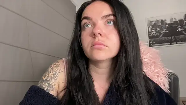 yorkshiregal online show from 12/03/24, 04:14