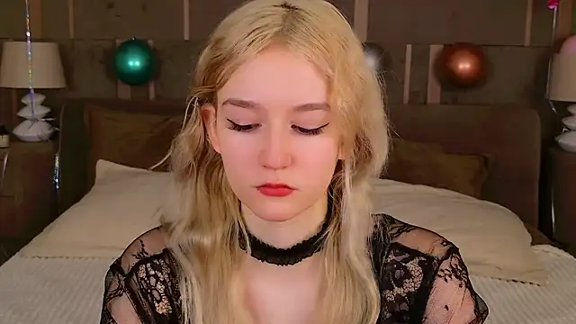 NaomiLoys online show from 02/15/25, 10:52