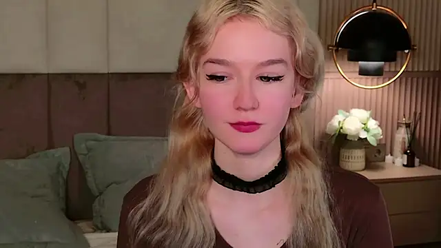 NaomiLoys online show from 02/26/25, 02:04