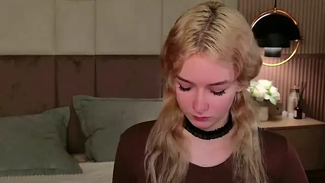 NaomiLoys online show from 02/26/25, 09:37