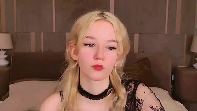 NaomiLoys online show from 02/27/25, 04:09