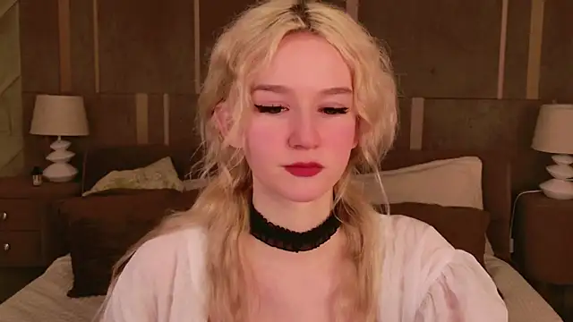 NaomiLoys online show from 03/11/25, 12:00