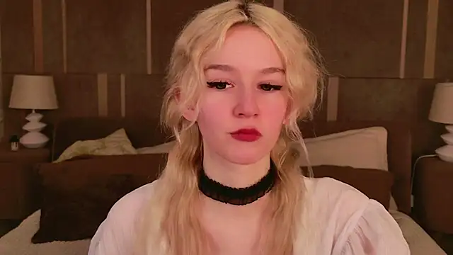 NaomiLoys online show from 03/11/25, 03:48