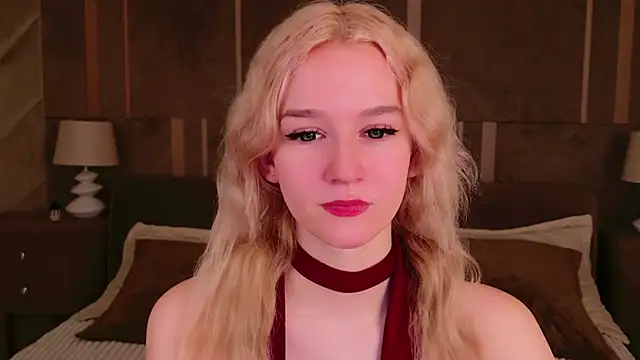 NaomiLoys online show from 03/22/25, 03:42