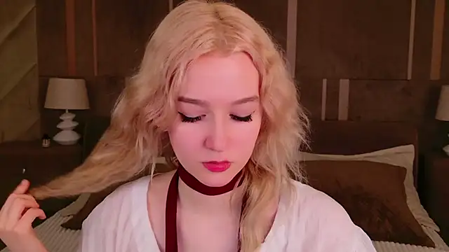 NaomiLoys online show from 03/22/25, 07:09