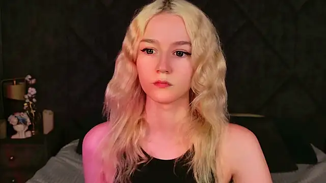 NaomiLoys online show from 09/08/25, 08:19