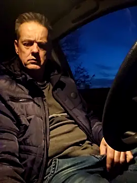 Hectorthyssen1 online show from 12/18/25, 04:13