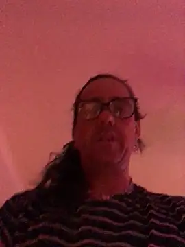 Snapshot of ingrid1982 chatting on 02/21/25, 04:05 ingrid1982 online show from 02/21/25, 04:05