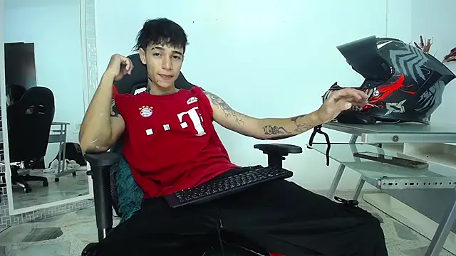 Snapshot of Zacktk7 chatting on 12/10/24, 11:19 Zacktk7 online show from 12/10/24, 11:19