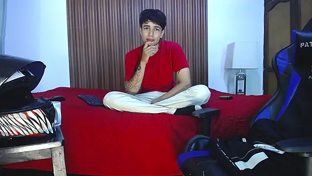 Snapshot of Zacktk7 chatting on 12/14/24, 05:14 Zacktk7 online show from 12/14/24, 05:14