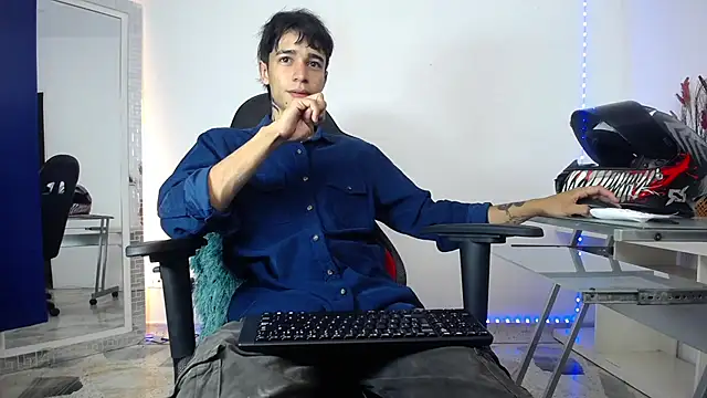 Snapshot of Zacktk7 chatting on 12/20/24, 11:16 Zacktk7 online show from 12/20/24, 11:16