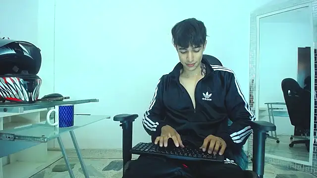 Snapshot of Zacktk7 chatting on 12/24/24, 09:11 Zacktk7 online show from 12/24/24, 09:11