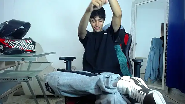 Snapshot of Zacktk7 chatting on 12/26/24, 08:11 Zacktk7 online show from 12/26/24, 08:11