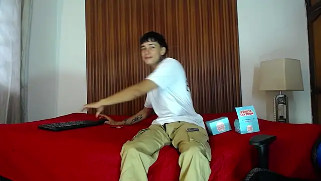 Snapshot of Zacktk7 chatting on 12/28/24, 04:52 Zacktk7 online show from 12/28/24, 04:52